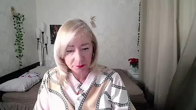 hunters_woman from StripChat is Freechat