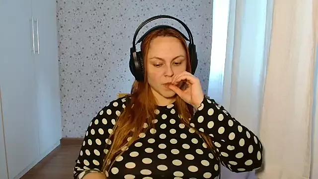 iara_foxy from StripChat is Freechat