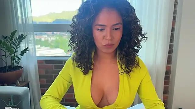 Girls and cam to cam: Watch as these sophisticated entertainers uncover their stunning costumes and curvaceous curves online!