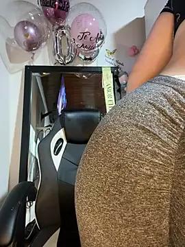 Girls and cam to cam: Watch as these sophisticated entertainers uncover their stunning costumes and curvaceous curves online!