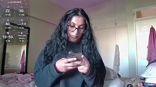 Girls and cam to cam: Watch as these sophisticated entertainers uncover their stunning costumes and curvaceous curves online!