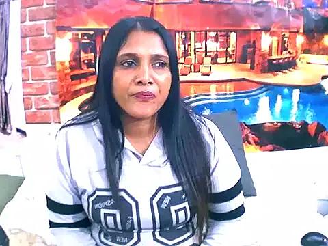 IndianSexyLady4u from StripChat is Freechat