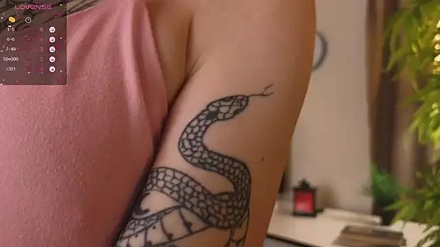 Irene_Ward from StripChat is Freechat