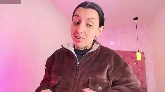 Girls and cam to cam: Watch as these sophisticated entertainers uncover their stunning costumes and curvaceous curves online!