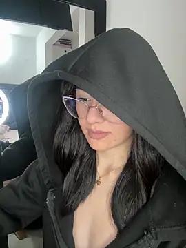 IrisBrowm from StripChat is Freechat