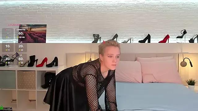 Girls and cam to cam: Watch as these sophisticated entertainers uncover their stunning costumes and curvaceous curves online!