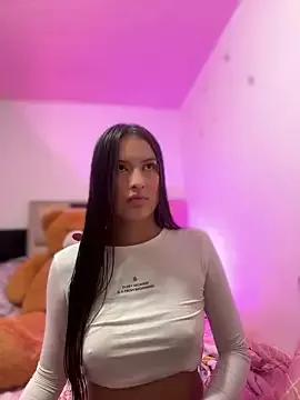 isabella__r444 from StripChat is Freechat