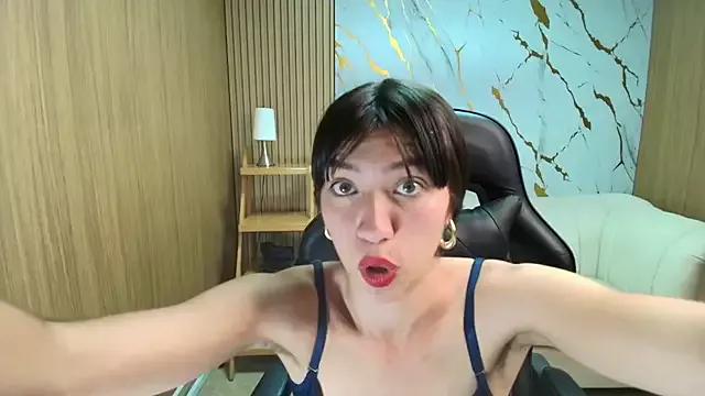 Isabella_Blondetf from StripChat is Freechat