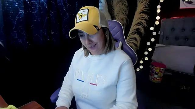 Girls and cam to cam: Watch as these sophisticated entertainers uncover their stunning costumes and curvaceous curves online!
