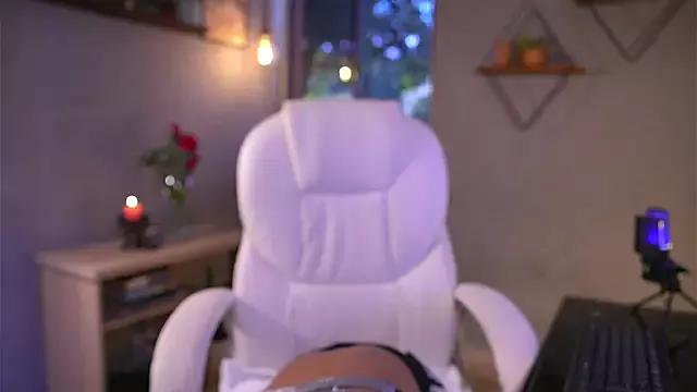 Girls and cam to cam: Watch as these sophisticated entertainers uncover their stunning costumes and curvaceous curves online!