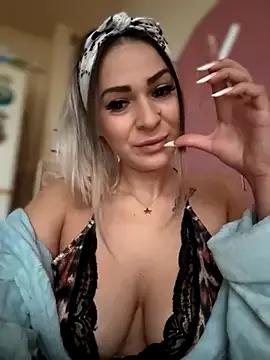 Girls and cam to cam: Watch as these sophisticated entertainers uncover their stunning costumes and curvaceous curves online!