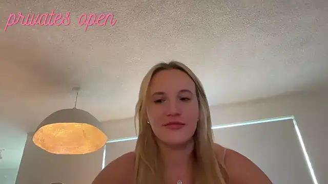 isisxoxx from StripChat