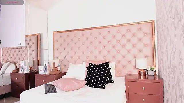 Girls and cam to cam: Watch as these sophisticated entertainers uncover their stunning costumes and curvaceous curves online!
