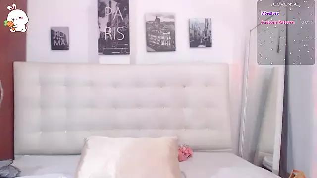 Girls and cam to cam: Watch as these sophisticated entertainers uncover their stunning costumes and curvaceous curves online!
