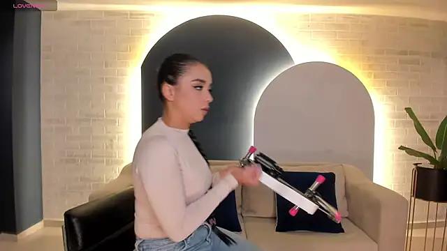 IvannaRussell from StripChat is Freechat