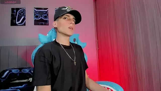 jake_and_joaquin from StripChat is Freechat