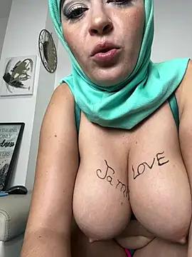 Girls and cam to cam: Watch as these sophisticated entertainers uncover their stunning costumes and curvaceous curves online!