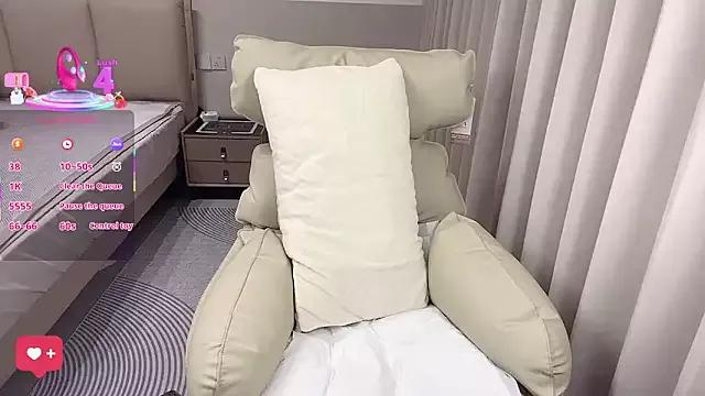 janequeen from StripChat is Freechat