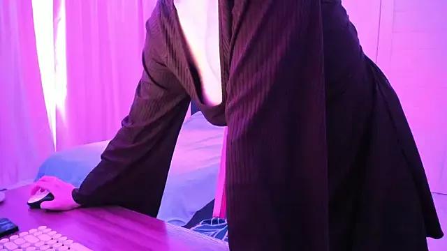 Girls and cam to cam: Watch as these sophisticated entertainers uncover their stunning costumes and curvaceous curves online!