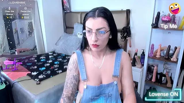 Girls and cam to cam: Watch as these sophisticated entertainers uncover their stunning costumes and curvaceous curves online!