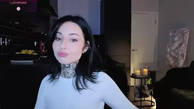 jeans-and-peach from StripChat is Freechat