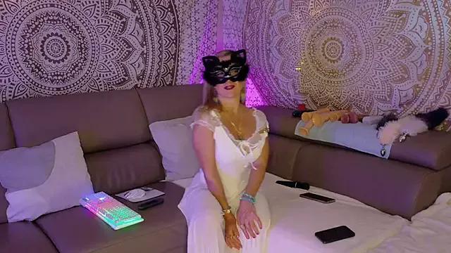Girls and cam to cam: Watch as these sophisticated entertainers uncover their stunning costumes and curvaceous curves online!