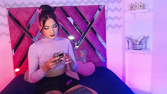 Girls and cam to cam: Watch as these sophisticated entertainers uncover their stunning costumes and curvaceous curves online!