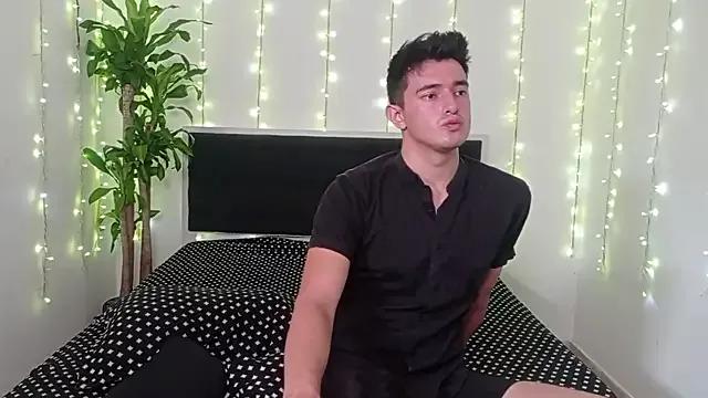 jesusandjazmin from StripChat is Freechat