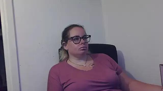 JohannasMishael from StripChat is Freechat