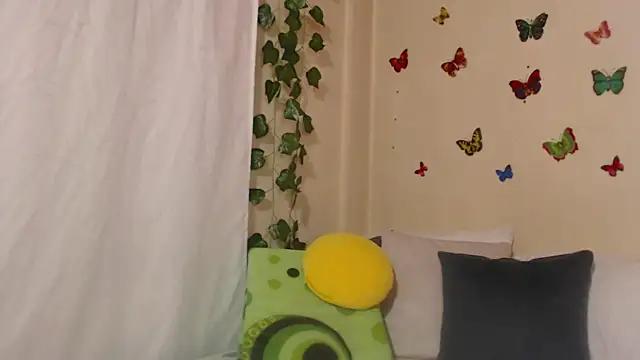 Jolie-Mature from StripChat is Freechat