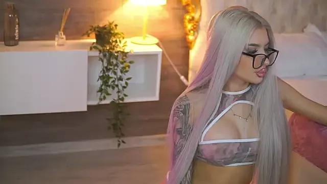 Girls and cam to cam: Watch as these sophisticated entertainers uncover their stunning costumes and curvaceous curves online!