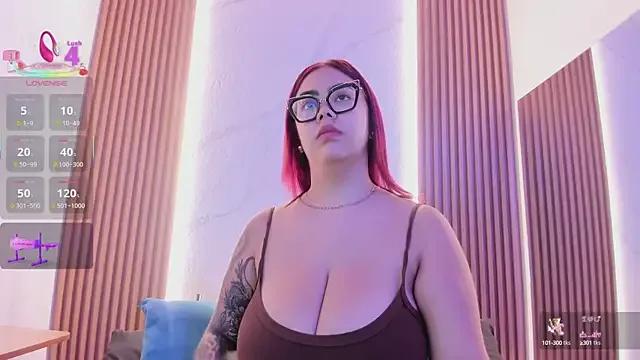 juicy_led_ from StripChat is Freechat