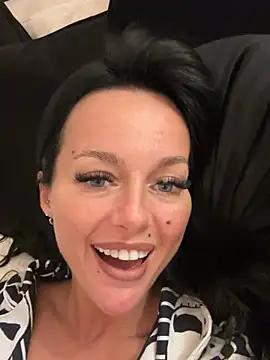 juicylucie from StripChat is Freechat