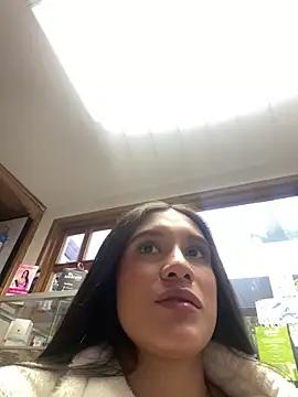 JulHoney from StripChat is Freechat