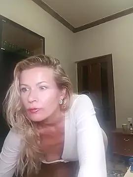 Julia_Giulia from StripChat is Freechat