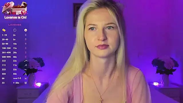 Julie_Blaze from StripChat is Freechat