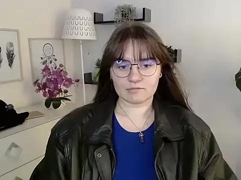 Julie_Diamond from StripChat is Freechat