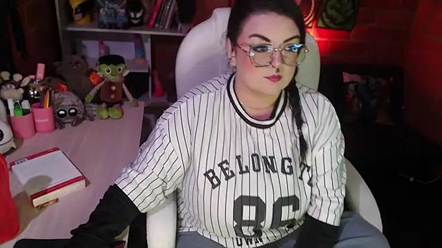 juliette_rd from StripChat is Freechat