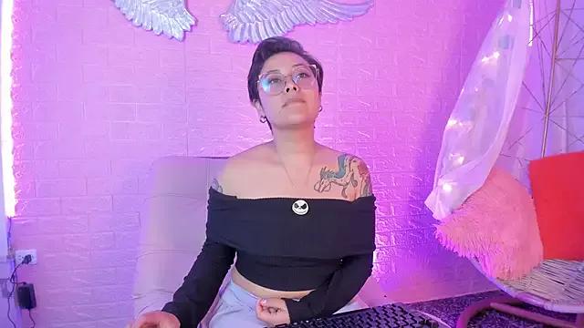 Juliexxxtasy from StripChat is Freechat