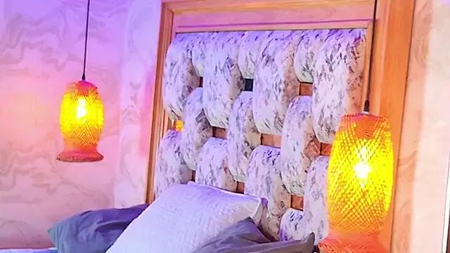 julyana_mendez from StripChat is Freechat