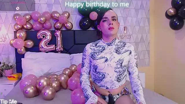 Girls and cam to cam: Watch as these sophisticated entertainers uncover their stunning costumes and curvaceous curves online!