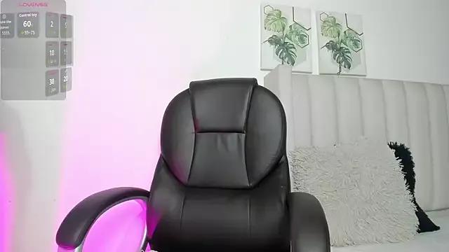 Girls and cam to cam: Watch as these sophisticated entertainers uncover their stunning costumes and curvaceous curves online!