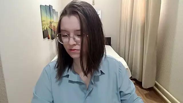 karina_karii from StripChat is Freechat