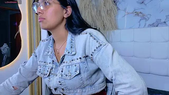 Karol_Lorens from StripChat is Freechat