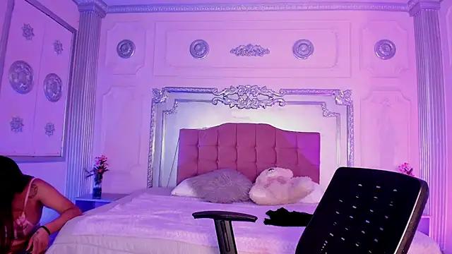 KatianPierce from StripChat is Freechat