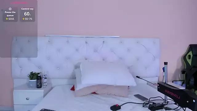 Girls and cam to cam: Watch as these sophisticated entertainers uncover their stunning costumes and curvaceous curves online!