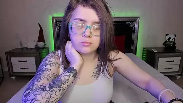 Girls and cam to cam: Watch as these sophisticated entertainers uncover their stunning costumes and curvaceous curves online!