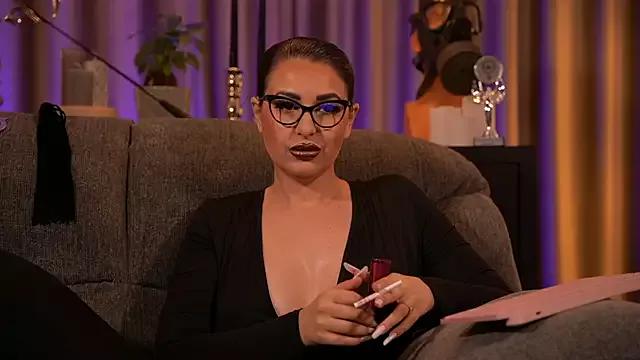 Girls and cam to cam: Watch as these sophisticated entertainers uncover their stunning costumes and curvaceous curves online!