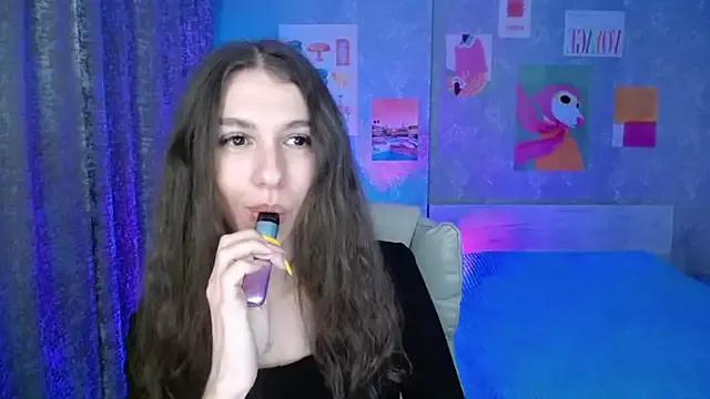 KellyShines from StripChat is Freechat
