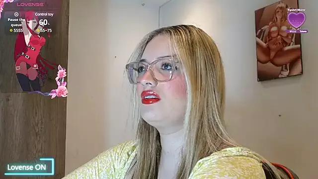 Girls and cam to cam: Watch as these sophisticated entertainers uncover their stunning costumes and curvaceous curves online!